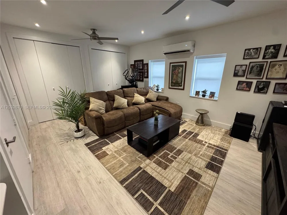 13305 Biscayne Island Ter North Miami, FL 33181