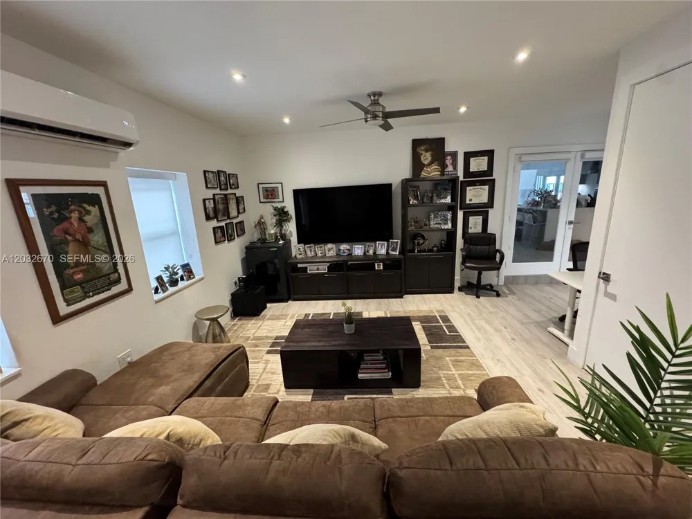 13305 Biscayne Island Ter North Miami, FL 33181