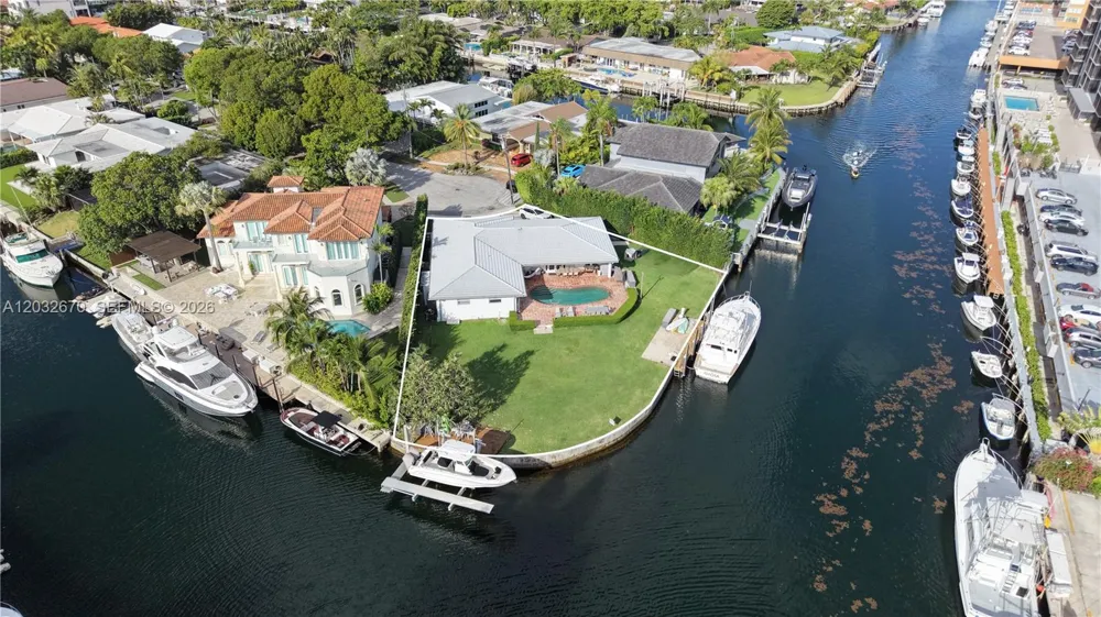13305 Biscayne Island Ter North Miami, FL 33181