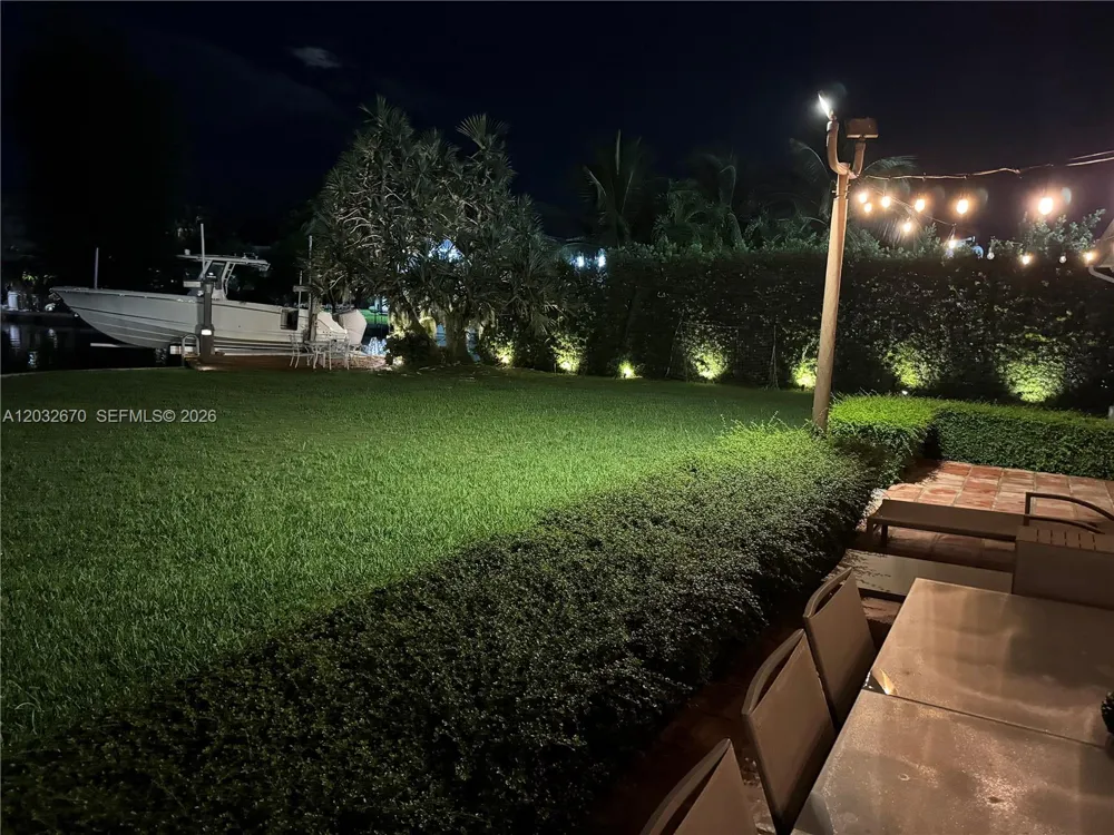 13305 Biscayne Island Ter North Miami, FL 33181