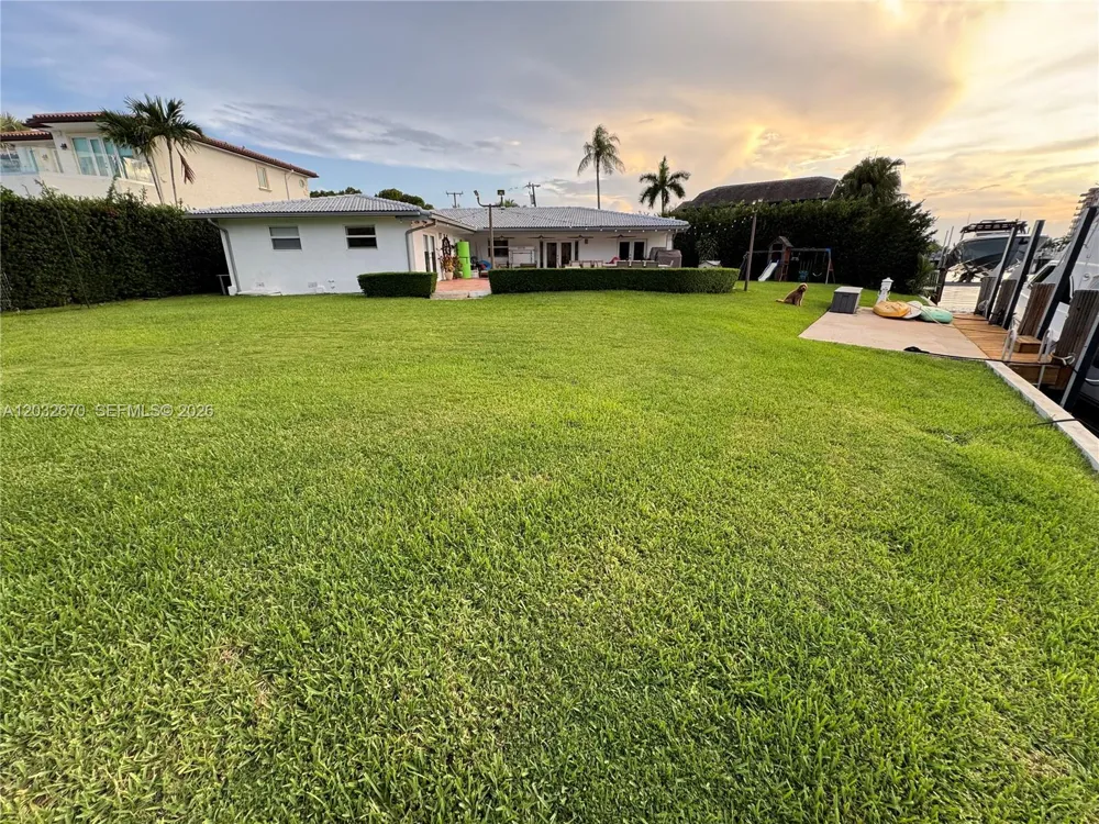 13305 Biscayne Island Ter North Miami, FL 33181