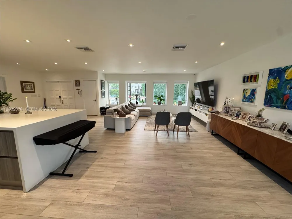 13305 Biscayne Island Ter North Miami, FL 33181