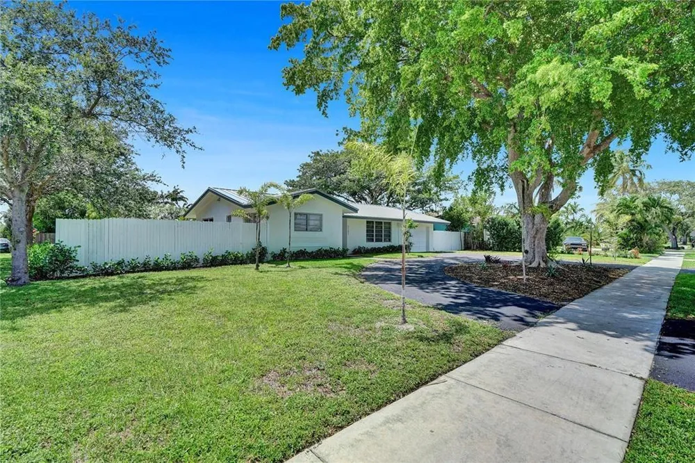 5101 NE 27th Avenue Lighthouse Point, FL 33064