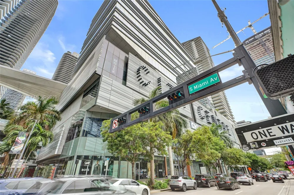 88 SW 7th St #2210 Miami, FL 33130