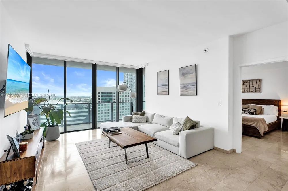 88 SW 7th St #2210 Miami, FL 33130