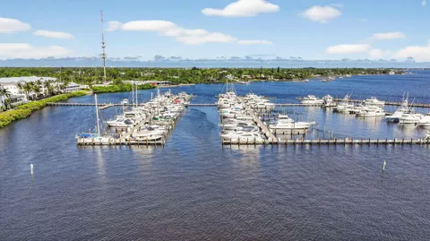 875 NW Flagler Avenue #302