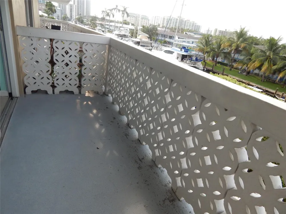 3220 Bayview Drive #314 Fort Lauderdale, FL 33306