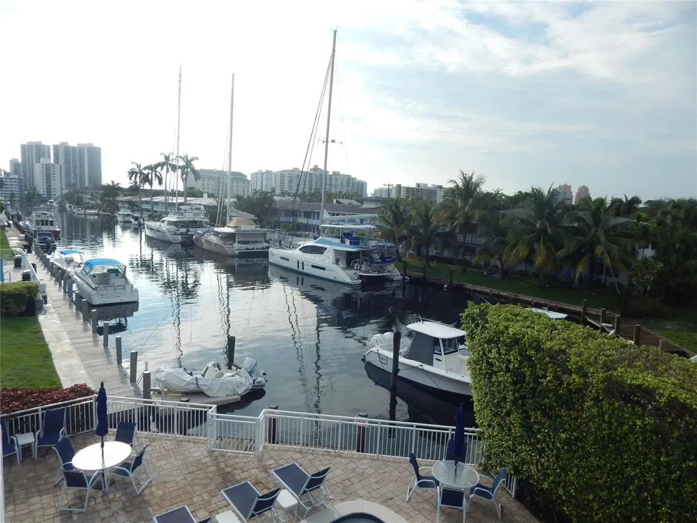 3220 Bayview Drive #314 Fort Lauderdale, FL 33306
