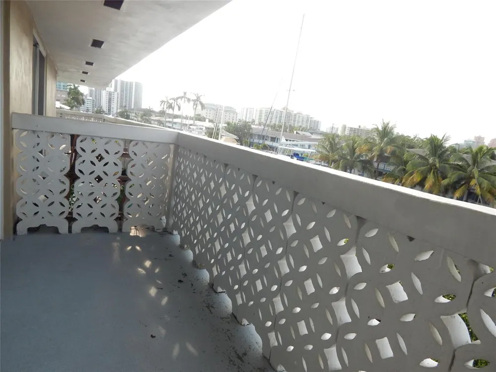 3220 Bayview Drive #314 Fort Lauderdale, FL 33306