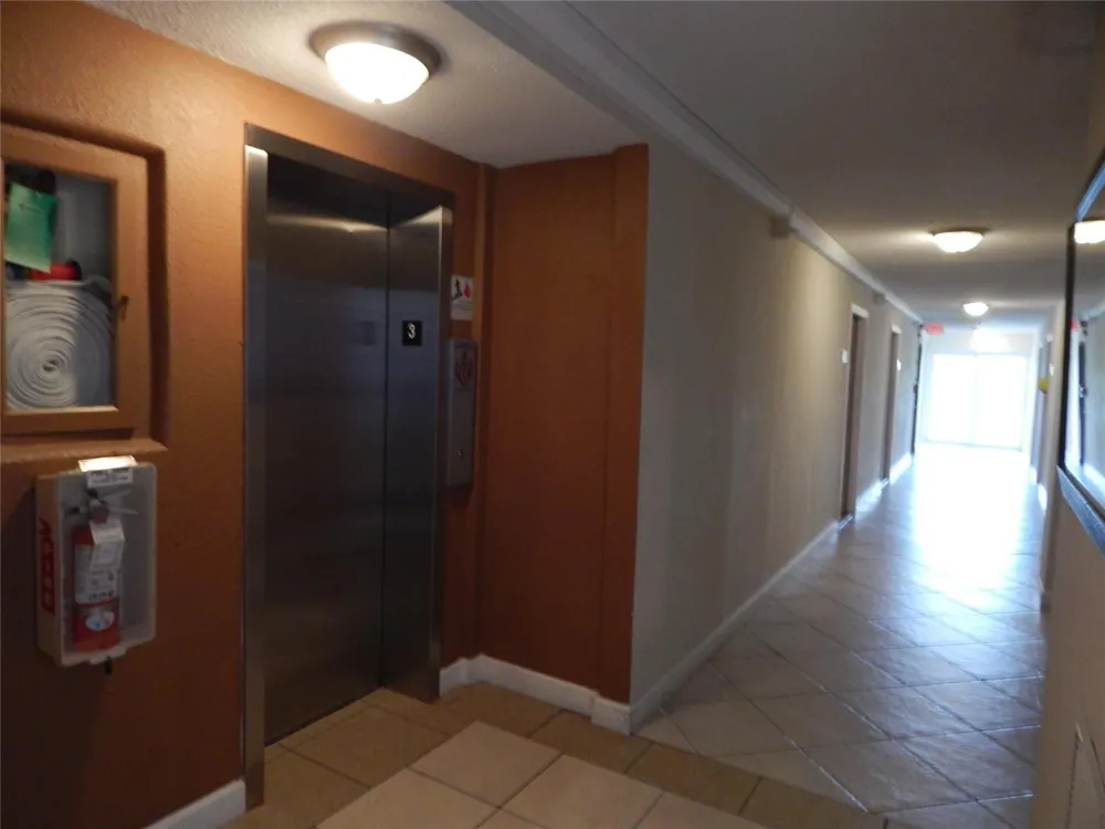 3220 Bayview Drive #314 Fort Lauderdale, FL 33306