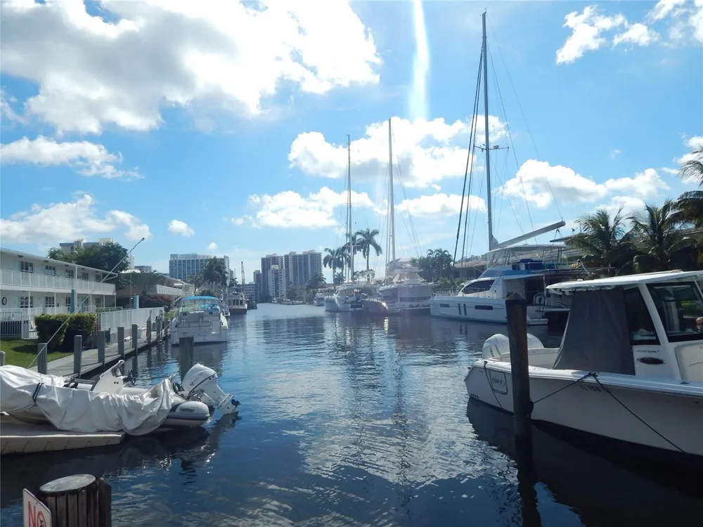 3220 Bayview Drive #314 Fort Lauderdale, FL 33306