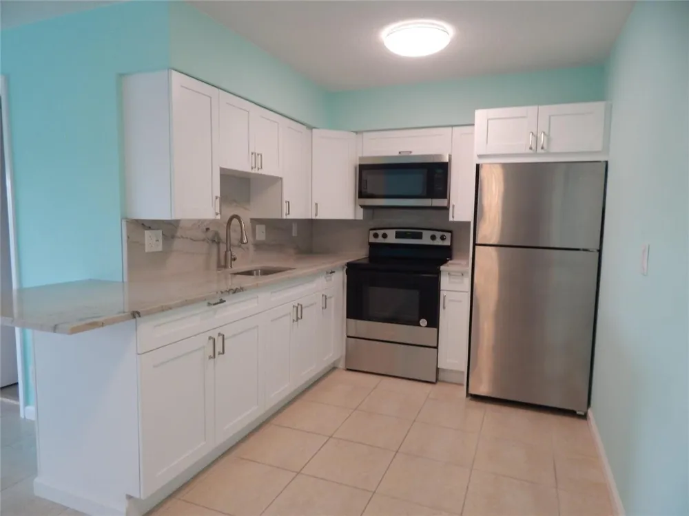 3220 Bayview Drive #314 Fort Lauderdale, FL 33306