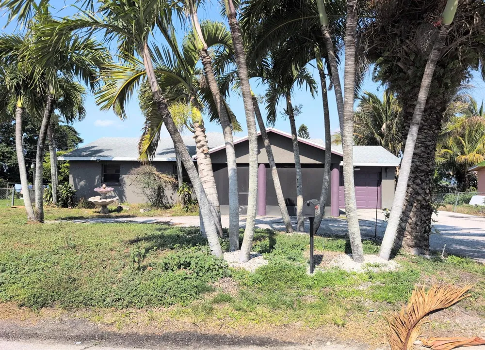 455 Janice Avenue South Bay, FL 33493