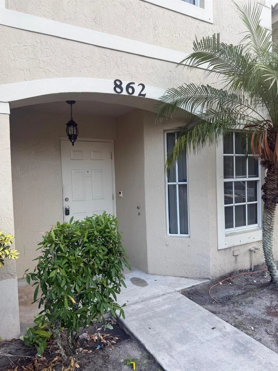 862 Summit Lake Drive West Palm Beach, FL 33406