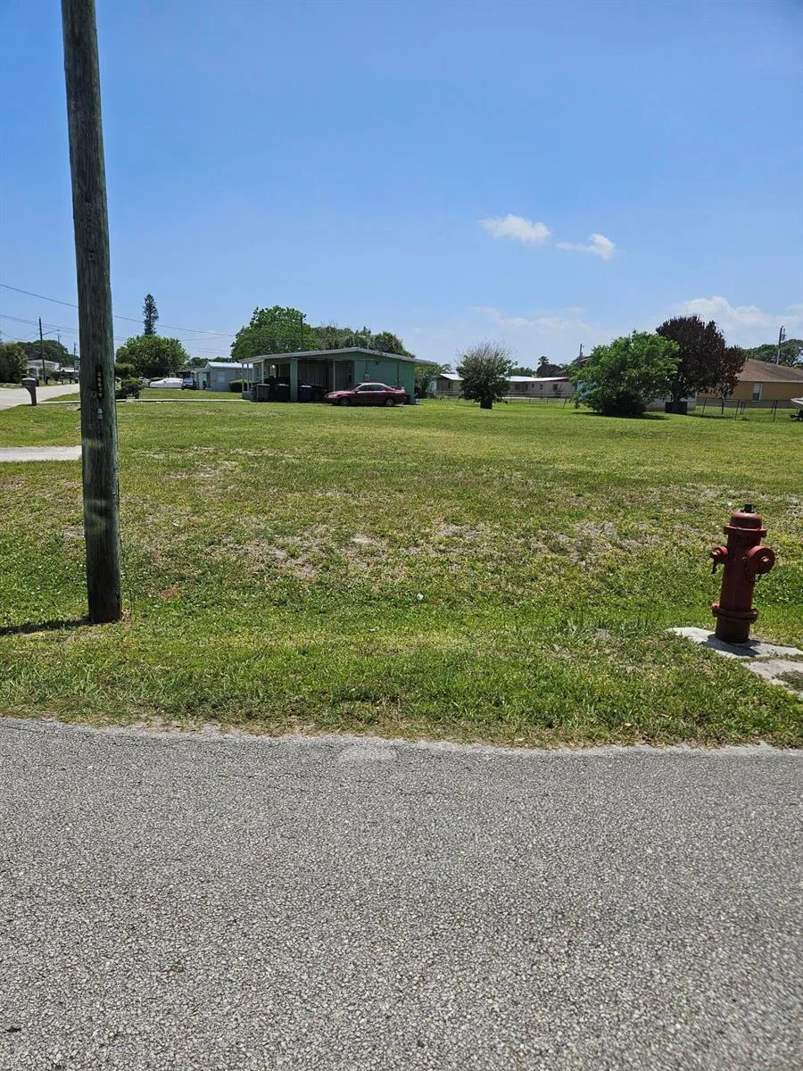 1909 16th Street Fort Pierce, FL 34950
