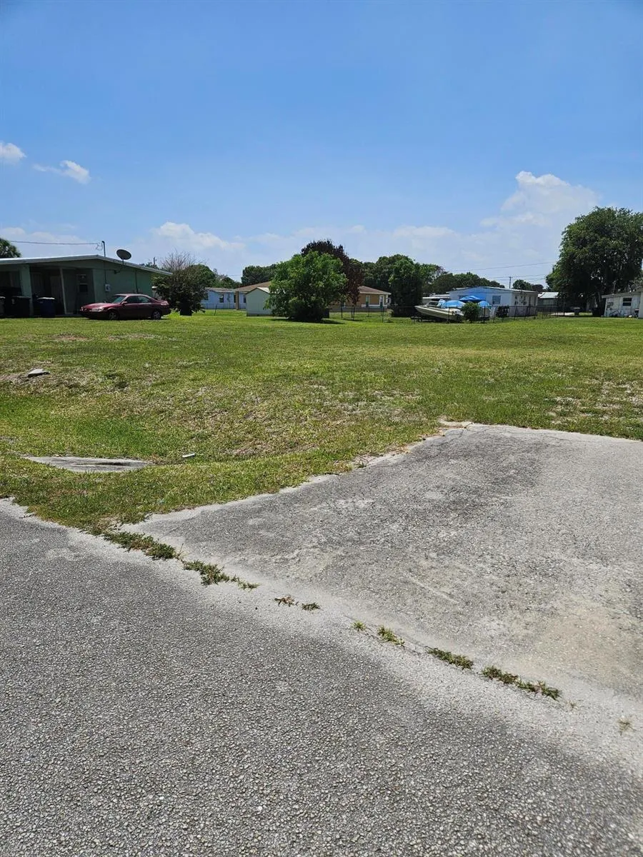 1909 16th Street Fort Pierce, FL 34950