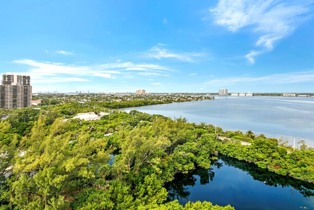 5070 Ocean Drive #10c Singer Island, FL 33404