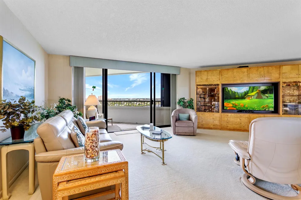 5070 Ocean Drive #10c Singer Island, FL 33404