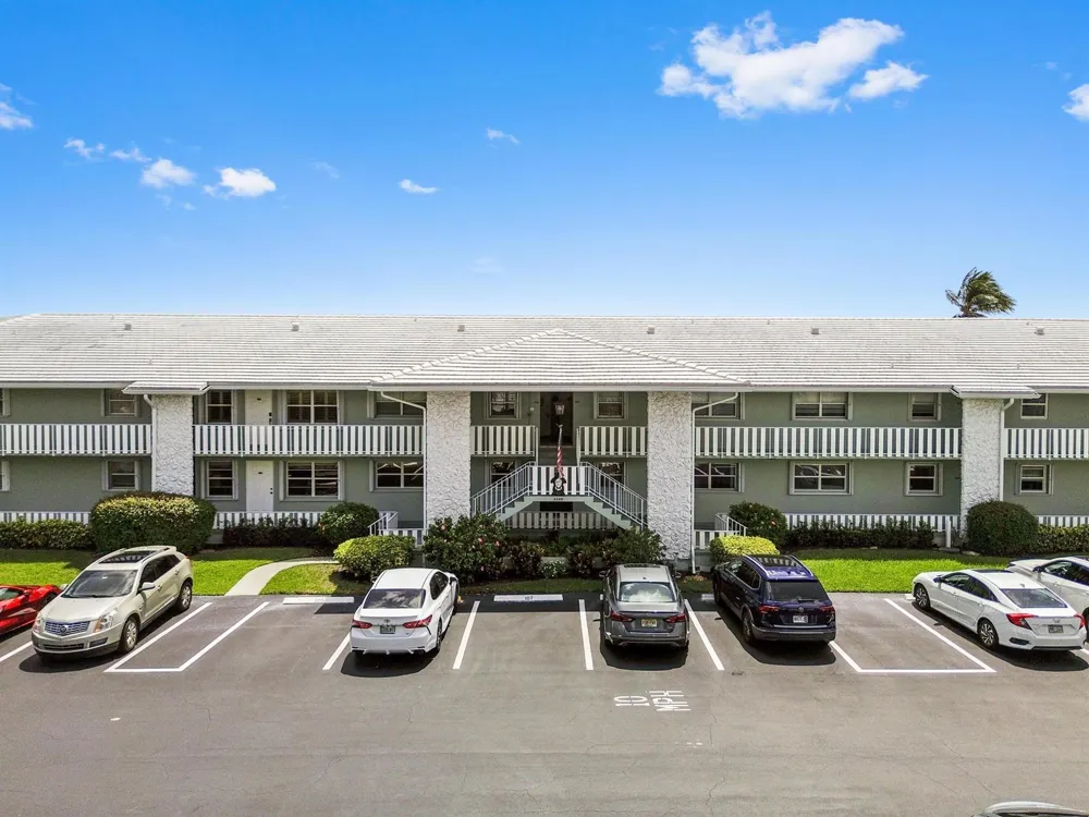 5540 Ocean Boulevard #107 Ocean Ridge, FL 33435