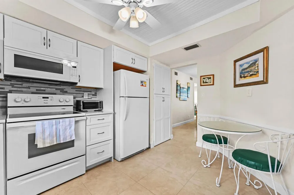 5540 Ocean Boulevard #107 Ocean Ridge, FL 33435