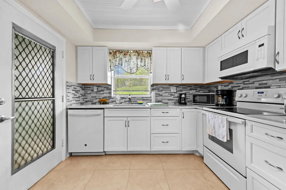 5540 Ocean Boulevard #107 Ocean Ridge, FL 33435