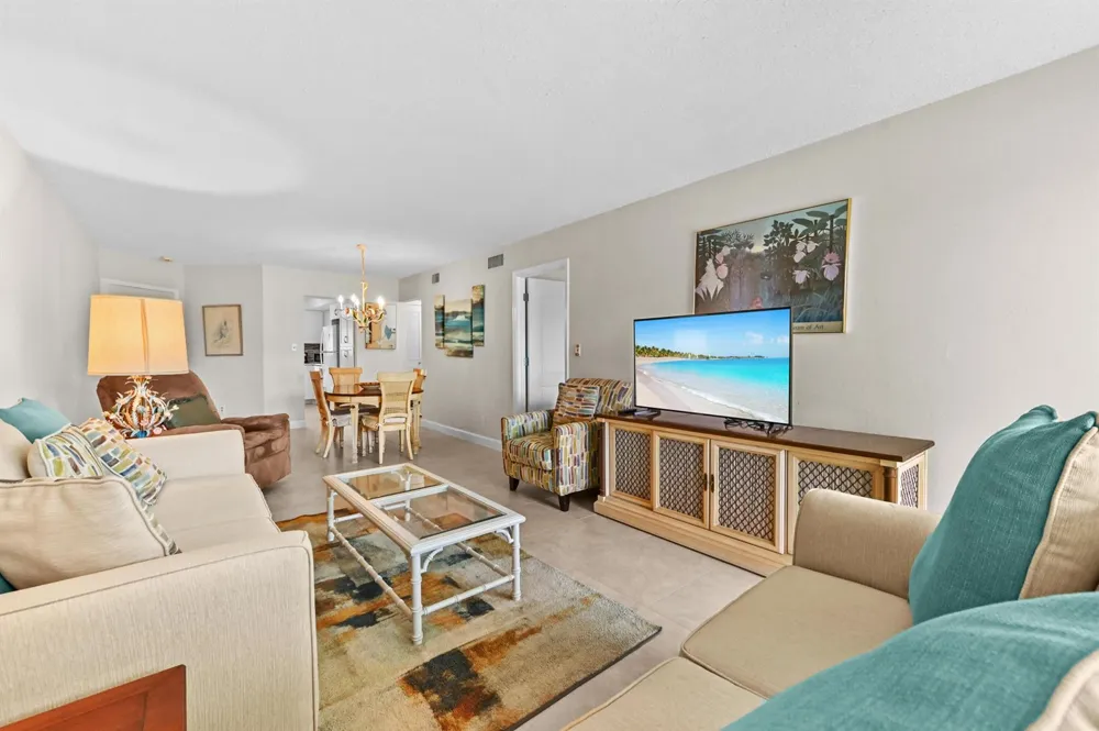 5540 Ocean Boulevard #107 Ocean Ridge, FL 33435