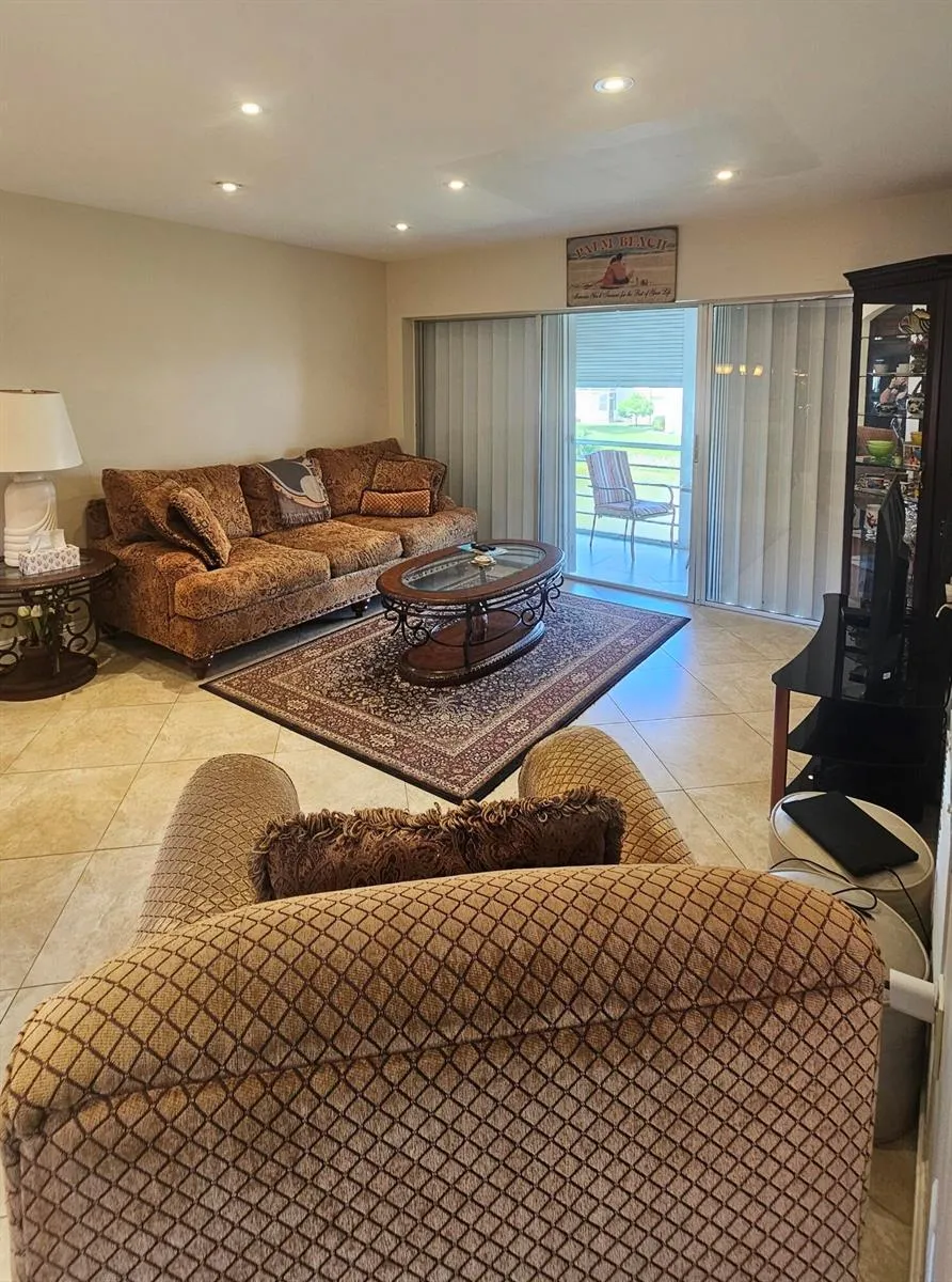 504 Davis Road #96 Palm Springs, FL 33461