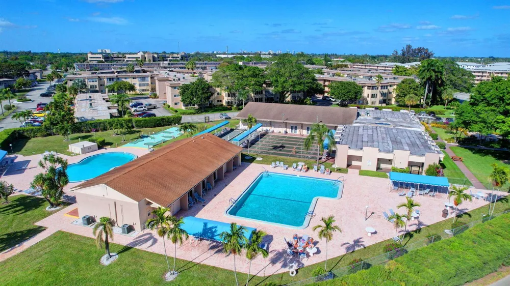 504 Davis Road #96 Palm Springs, FL 33461