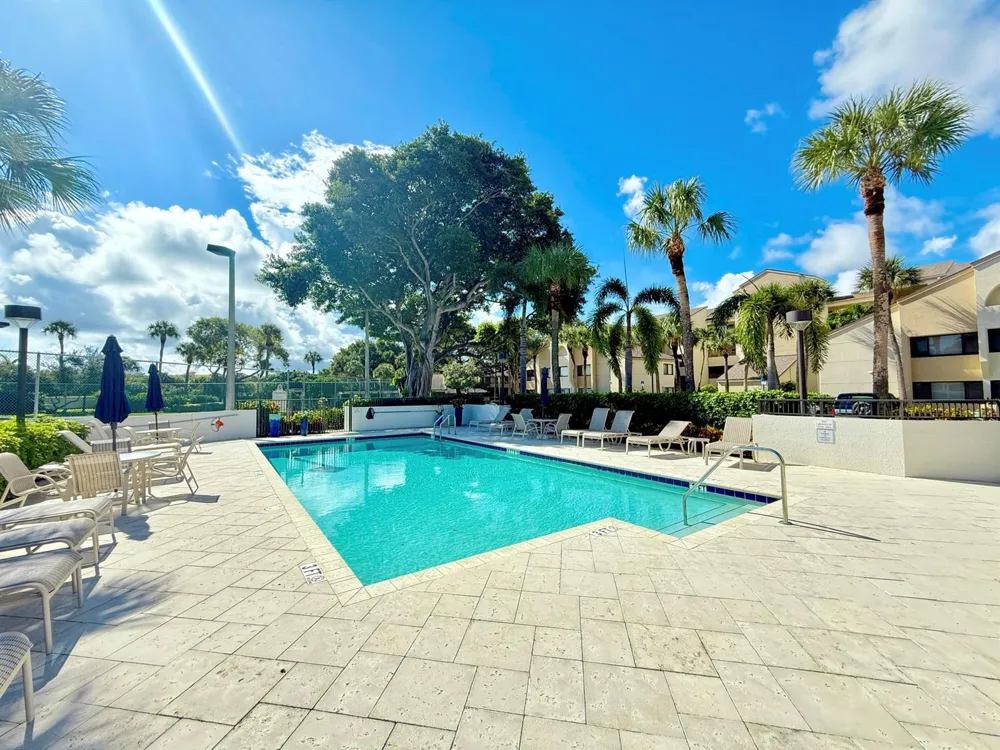 811 Oak Harbour Drive Juno Beach, FL 33408