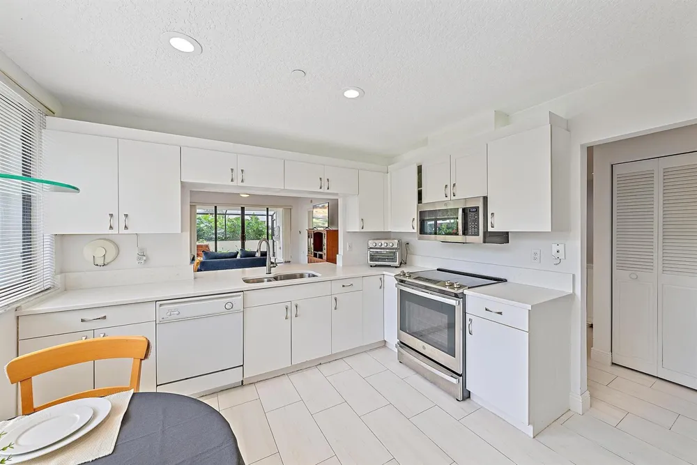 811 Oak Harbour Drive Juno Beach, FL 33408