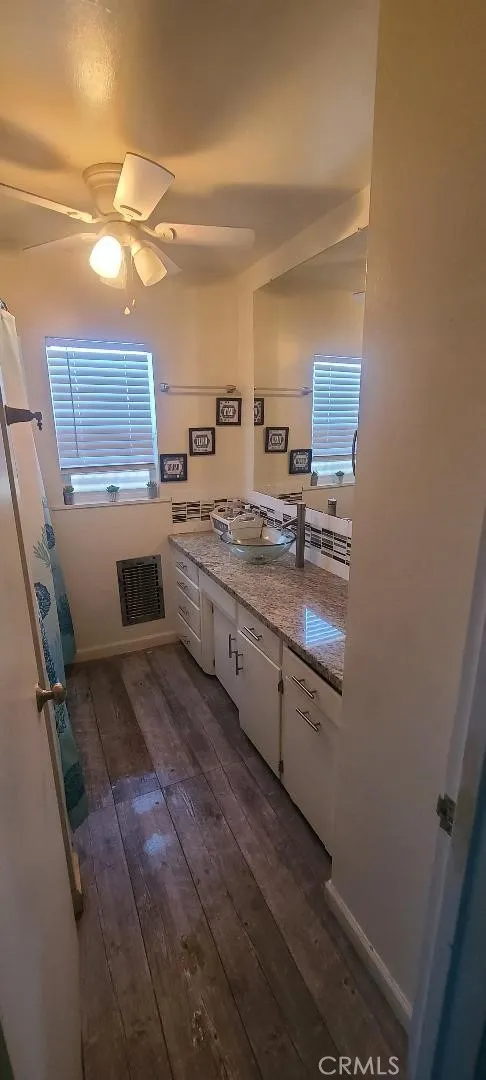 2429 C Bakersfield, CA 93301