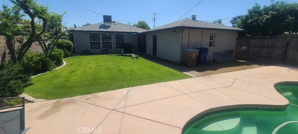 2429 C Bakersfield, CA 93301