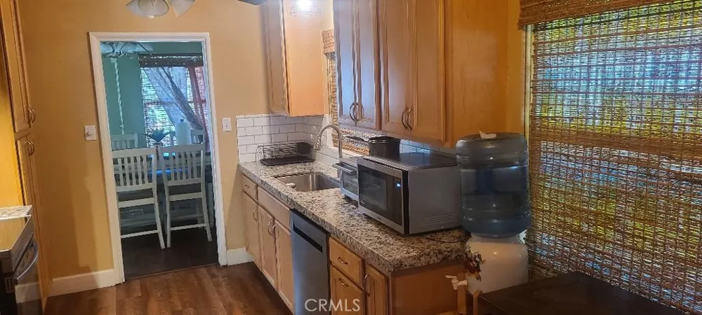 2429 C Bakersfield, CA 93301