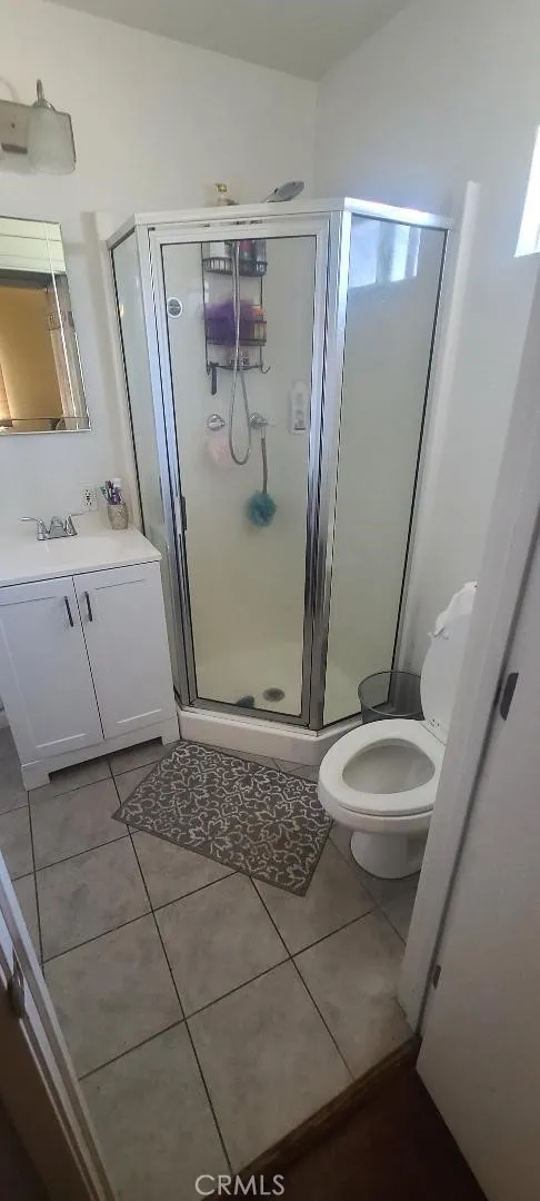2429 C Bakersfield, CA 93301