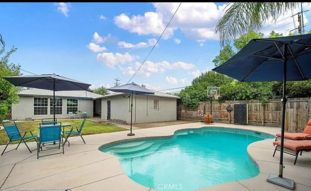 2429 C Bakersfield, CA 93301