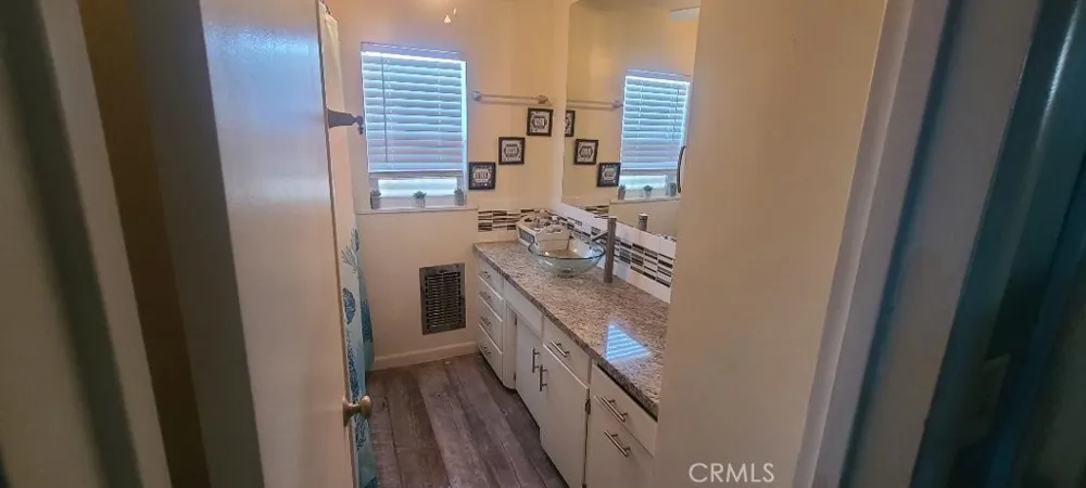 2429 C Bakersfield, CA 93301