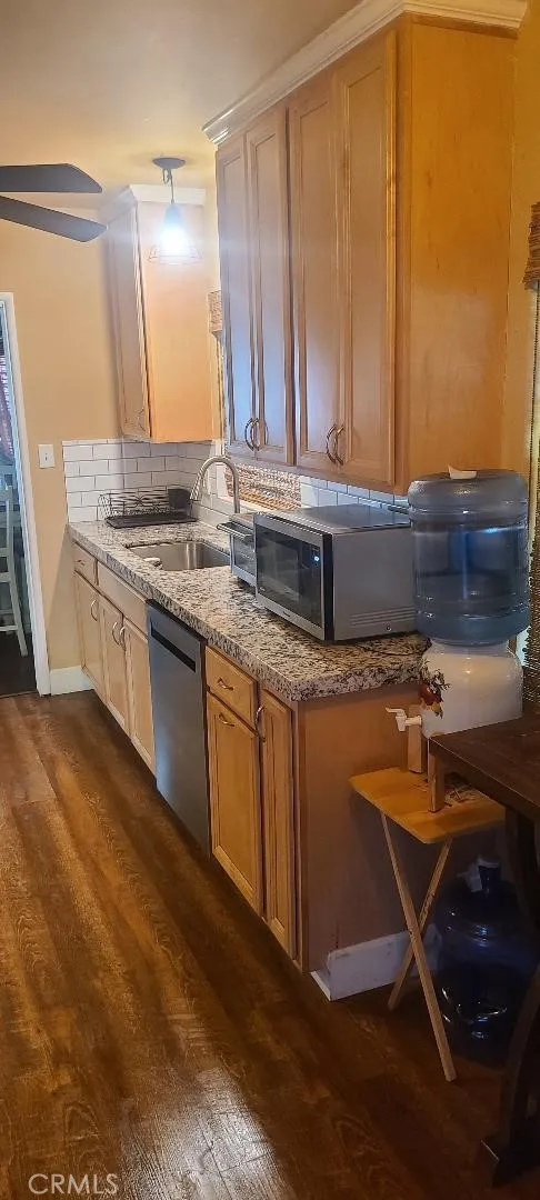 2429 C Bakersfield, CA 93301