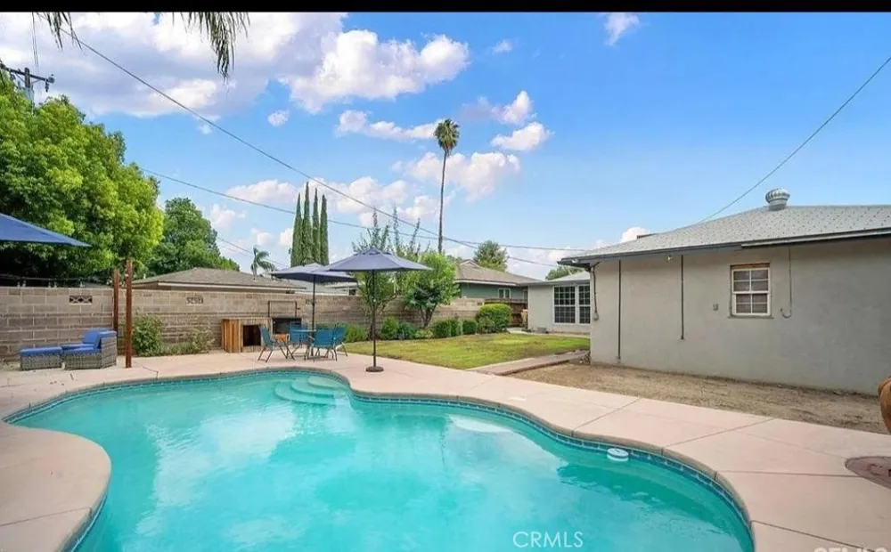 2429 C Bakersfield, CA 93301