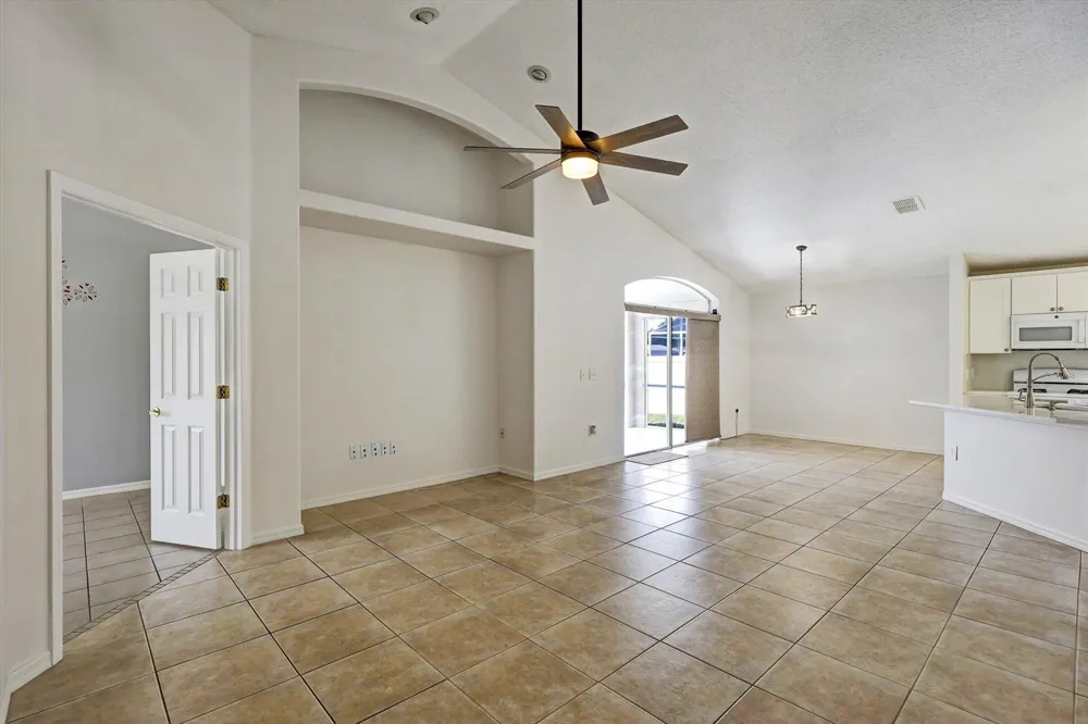 1175 Jaybee Avenue Davenport, FL 33897
