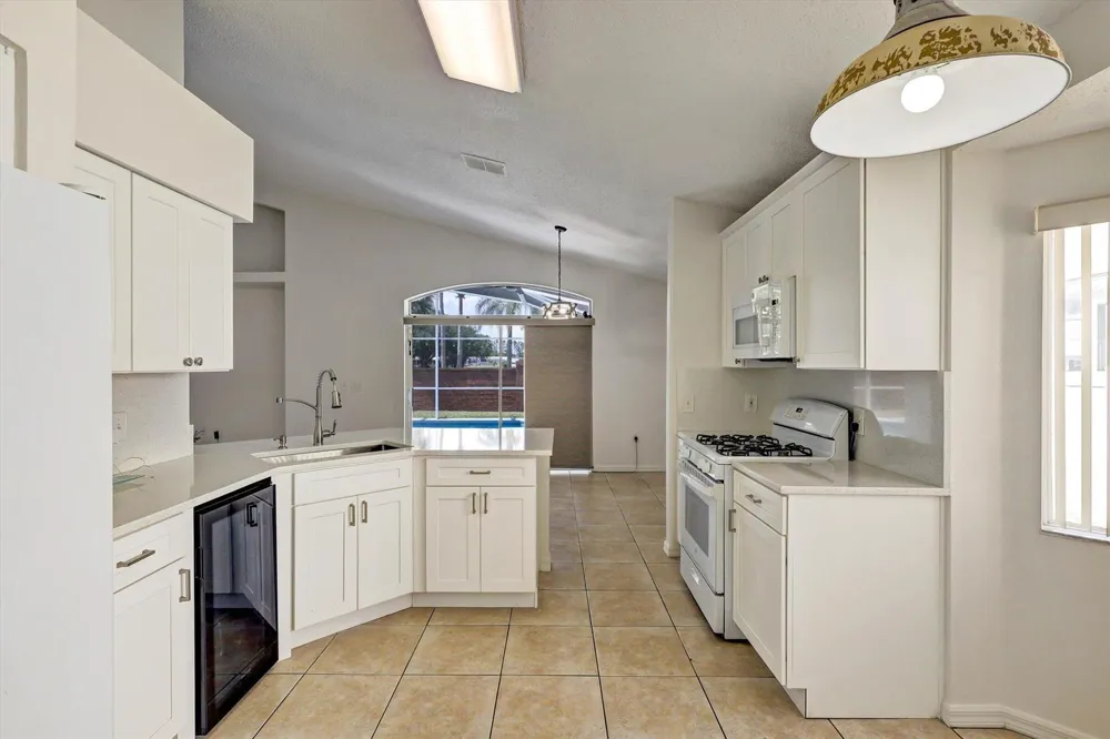 1175 Jaybee Avenue Davenport, FL 33897
