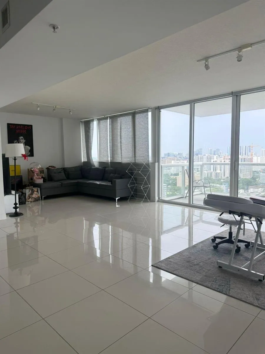 1861 NW S River Drive #2408 Miami, FL 33125