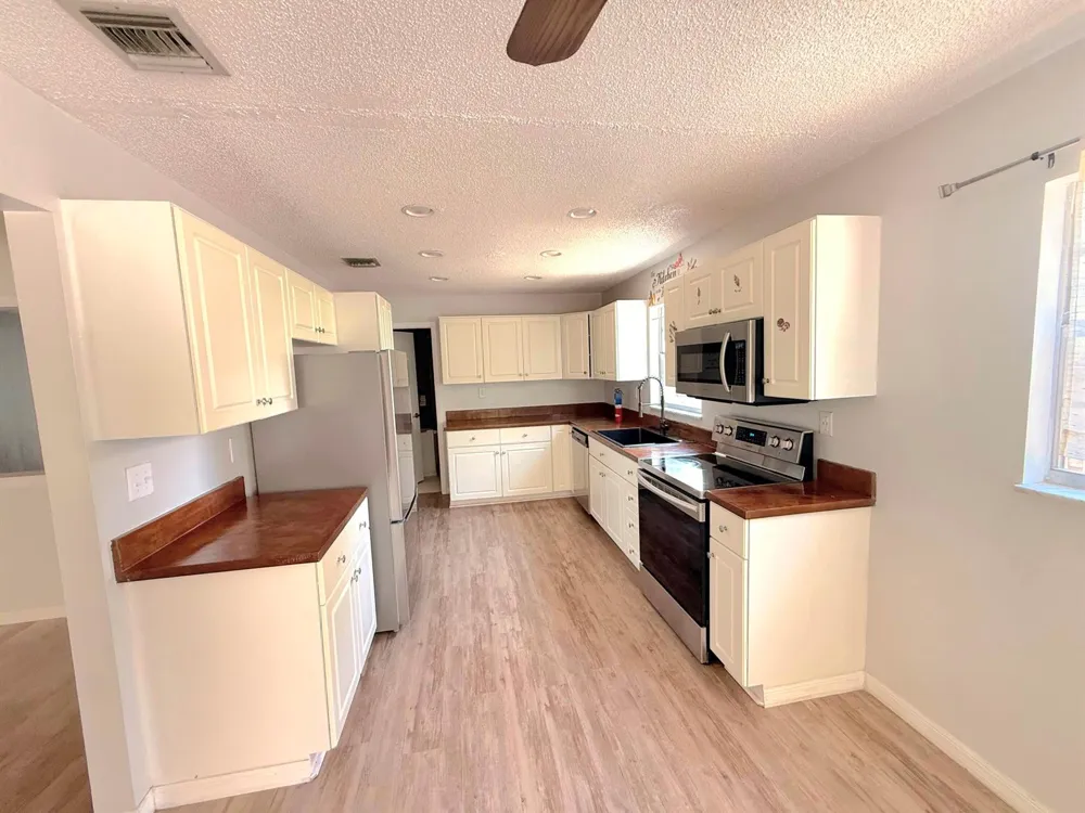2466 44th Avenue Vero Beach, FL 32966