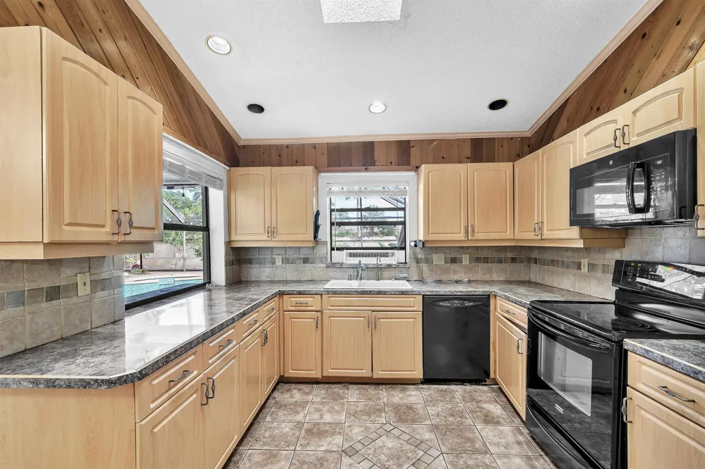 4377 NW 88th Terrace Coral Springs, FL 33065