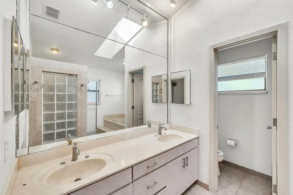 4377 NW 88th Terrace Coral Springs, FL 33065