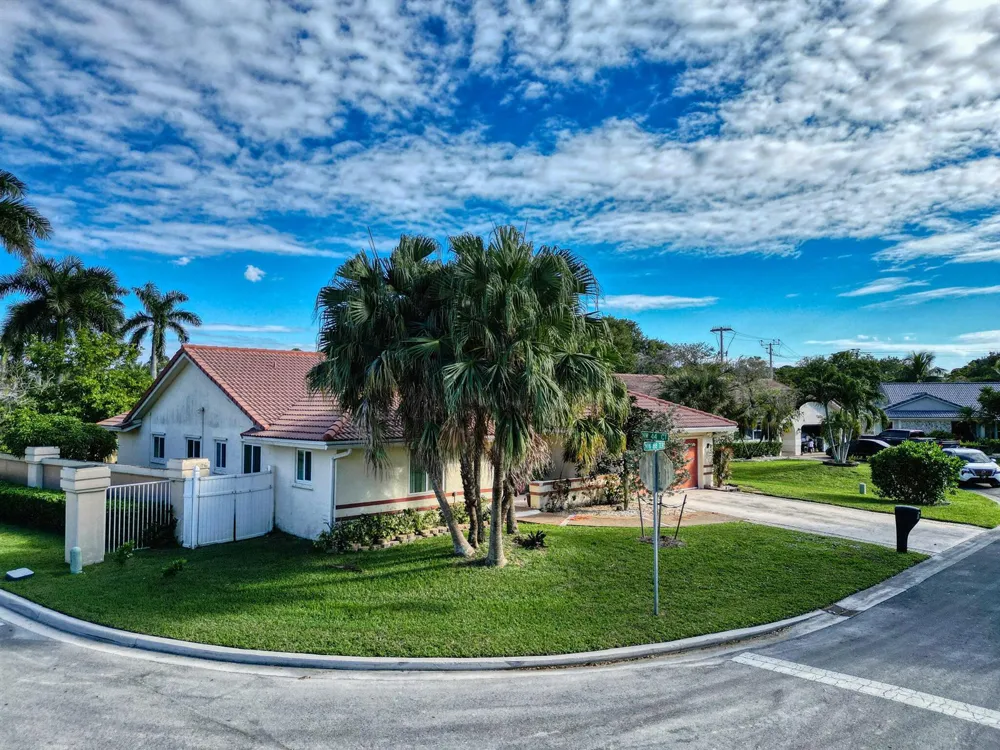 4377 NW 88th Terrace Coral Springs, FL 33065
