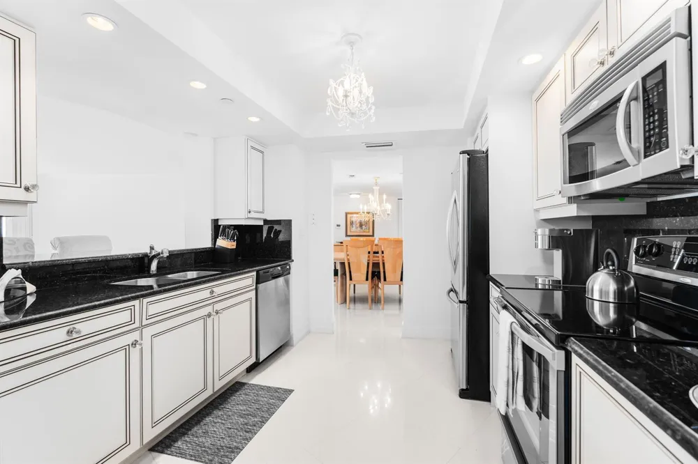 3000 Ocean Drive #28e Riviera Beach, FL 33404