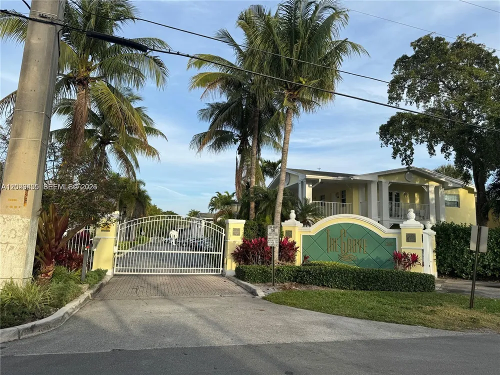 2660 NE 8th Ave #107 Wilton Manors, FL 33334