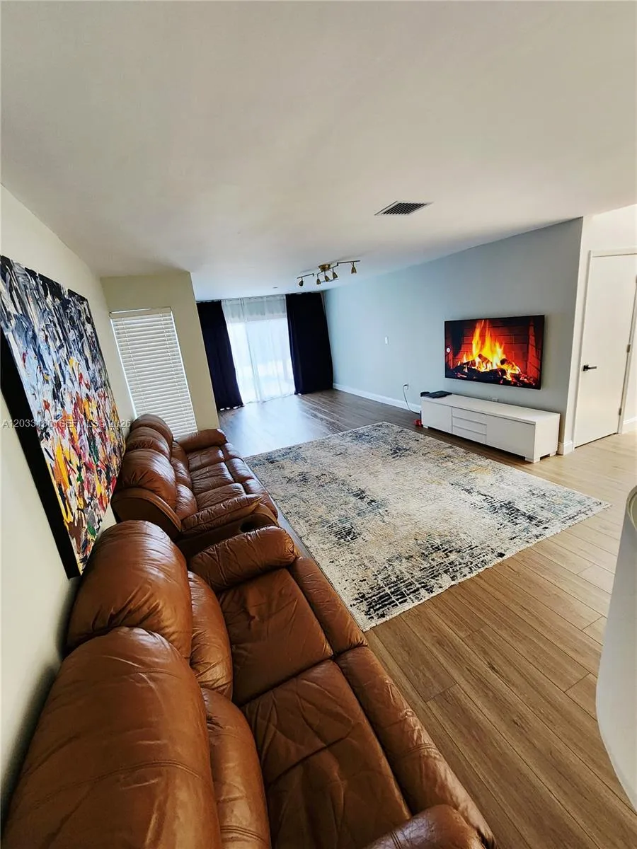 4962 SW 95th Ave Cooper City, FL 33328