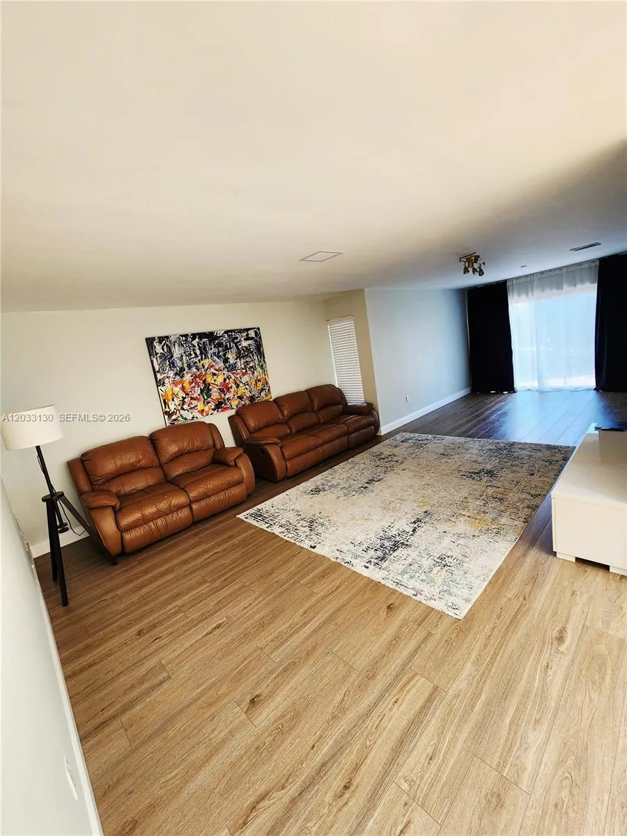 4962 SW 95th Ave Cooper City, FL 33328