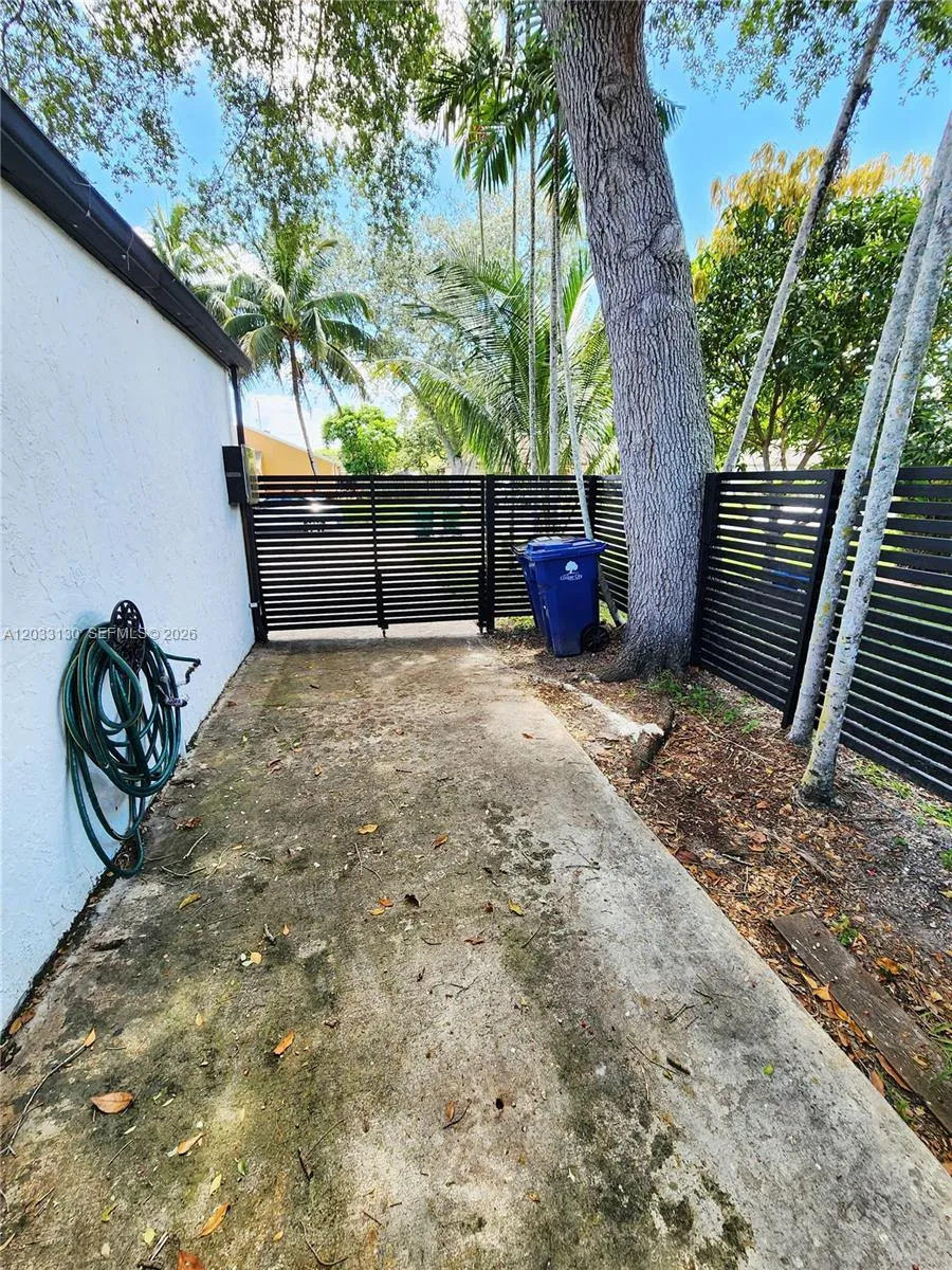 4962 SW 95th Ave Cooper City, FL 33328